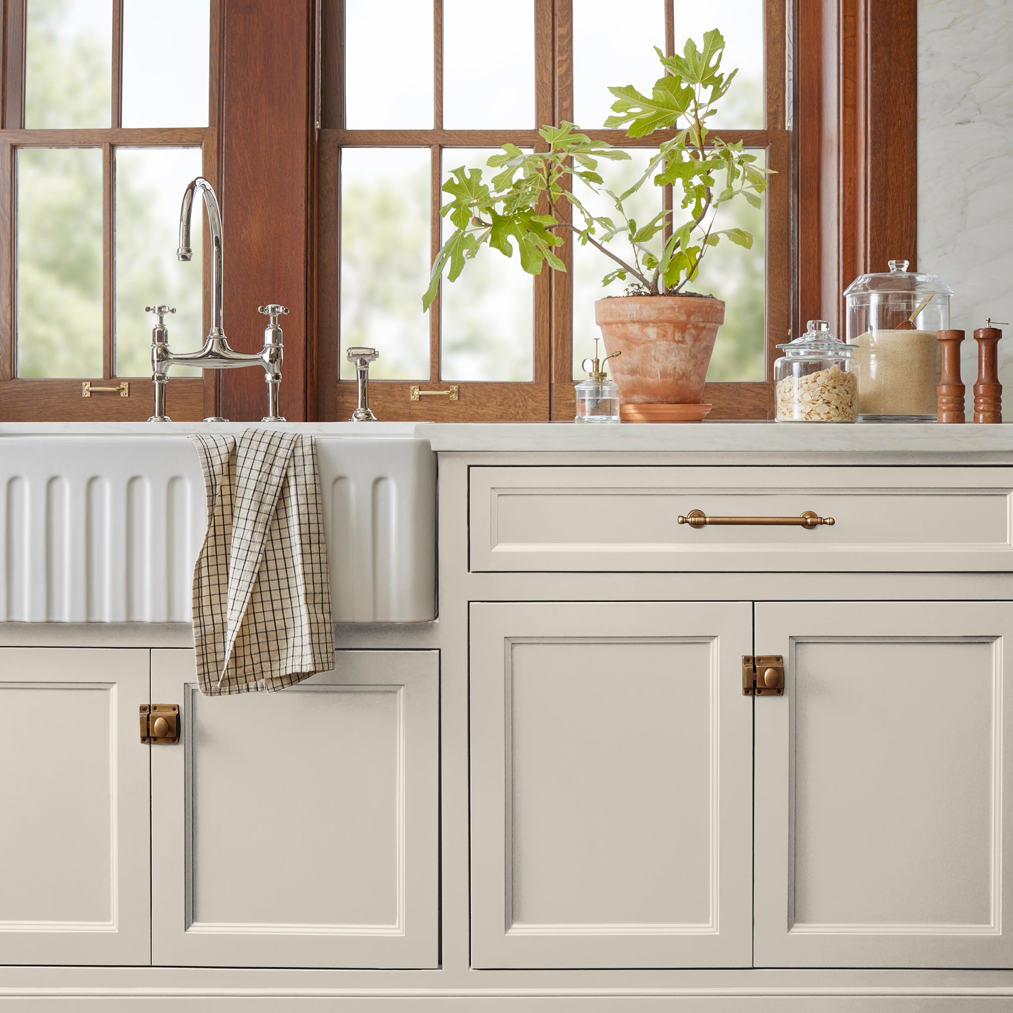 MAGCC02-TDC_KITCHEN_-_Castle_Cream